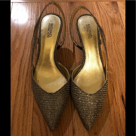 eliza flex kitten pump